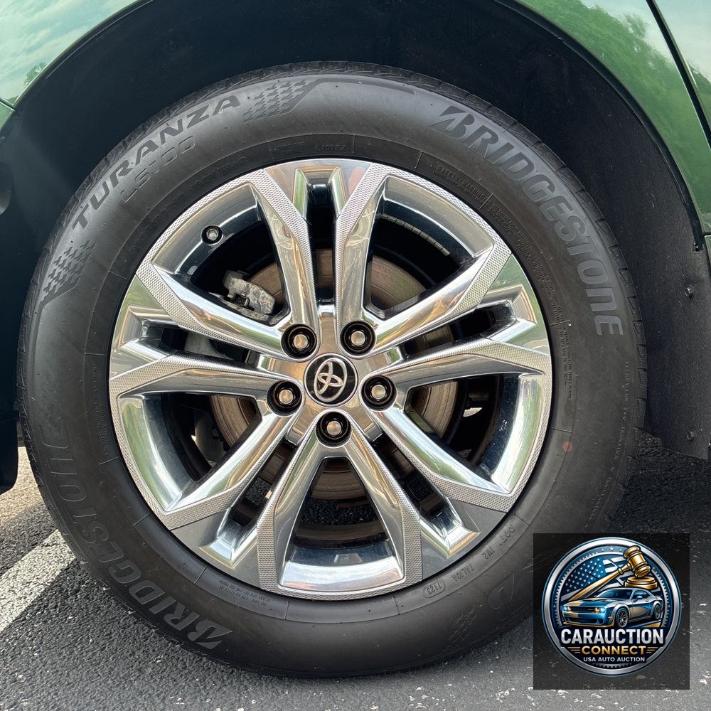 2023 Toyota Sienna Hybrid Platinum 5D Wagon 7 Pass AWD