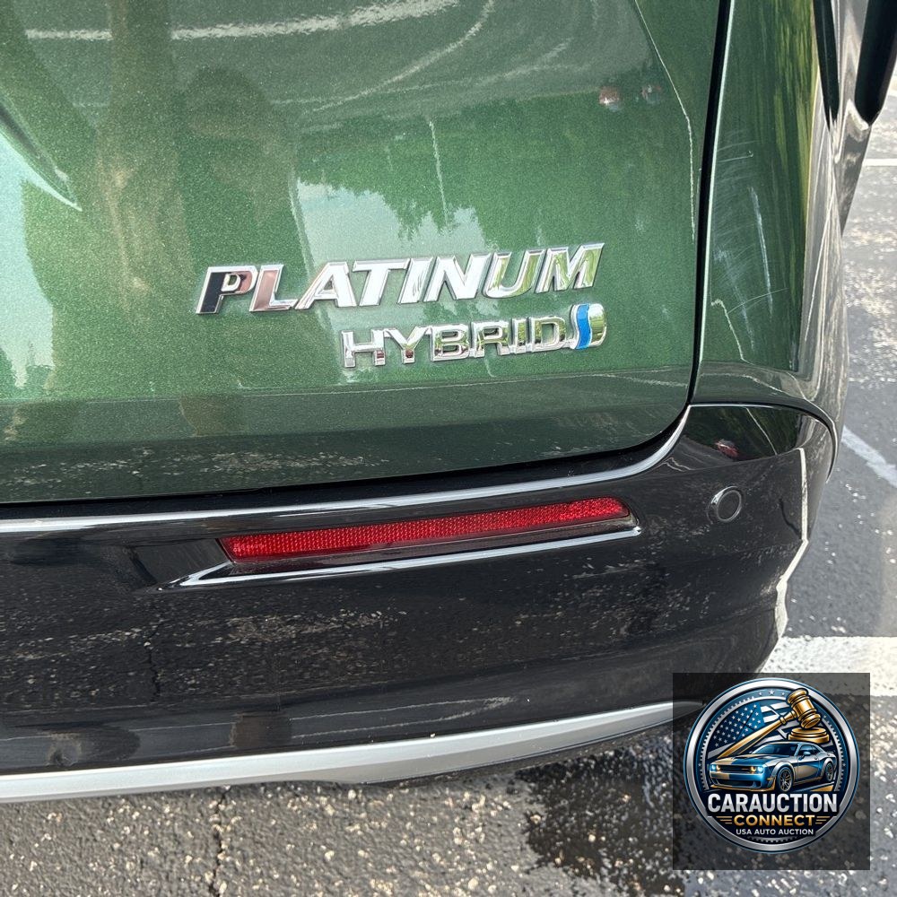 2023 Toyota Sienna Hybrid Platinum 5D Wagon 7 Pass AWD