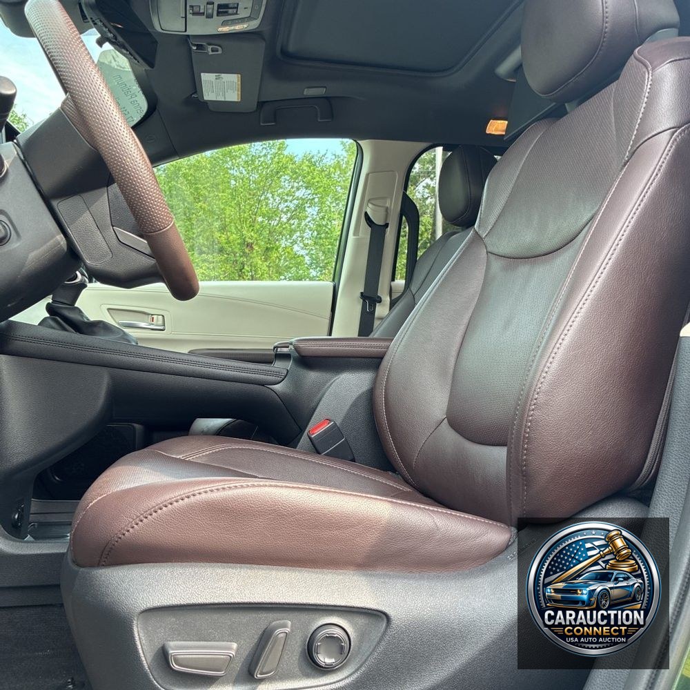 2023 Toyota Sienna Hybrid Platinum 5D Wagon 7 Pass AWD