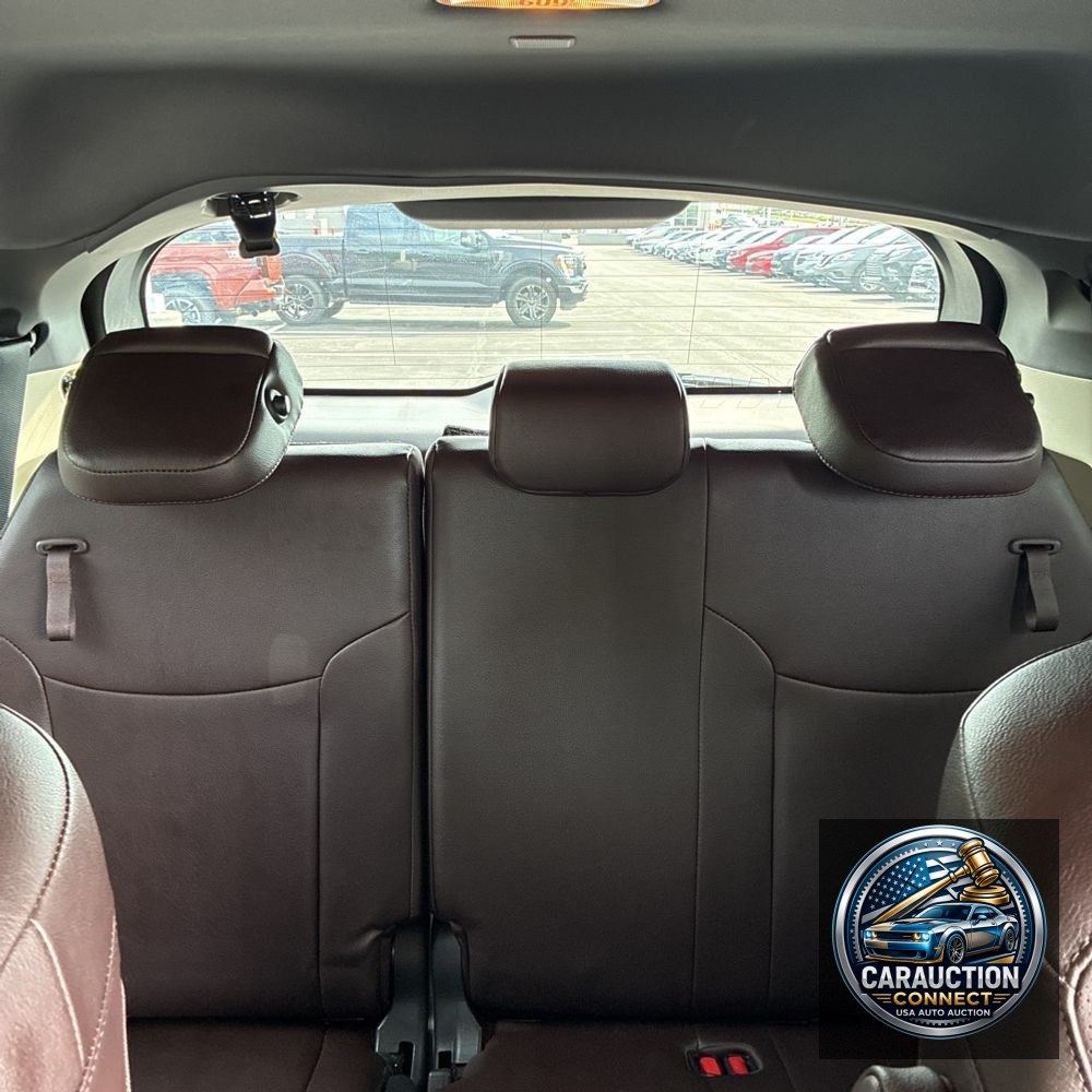 2023 Toyota Sienna Hybrid Platinum 5D Wagon 7 Pass AWD