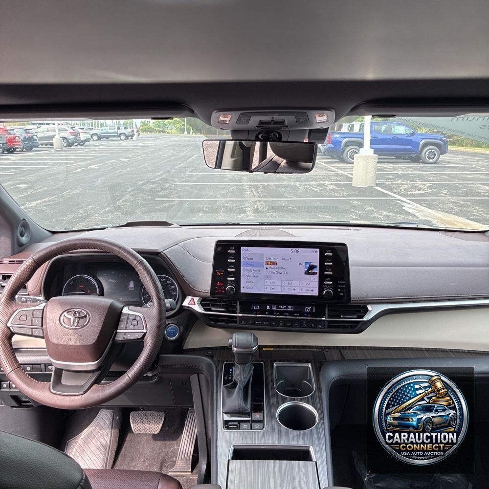 2023 Toyota Sienna Hybrid Platinum 5D Wagon 7 Pass AWD