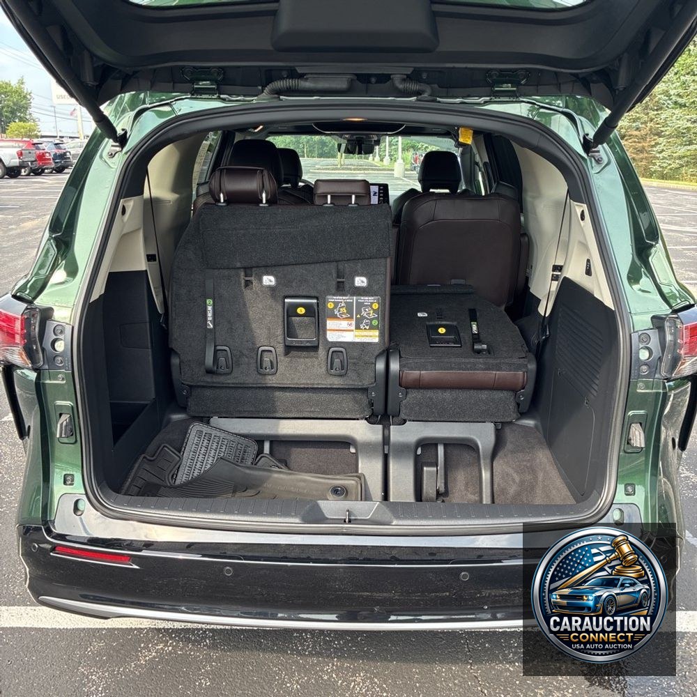 2023 Toyota Sienna Hybrid Platinum 5D Wagon 7 Pass AWD