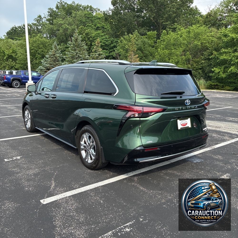 2023 Toyota Sienna Hybrid Platinum 5D Wagon 7 Pass AWD