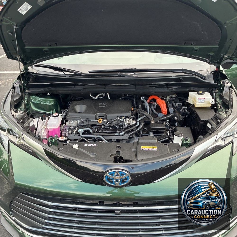 2023 Toyota Sienna Hybrid Platinum 5D Wagon 7 Pass AWD