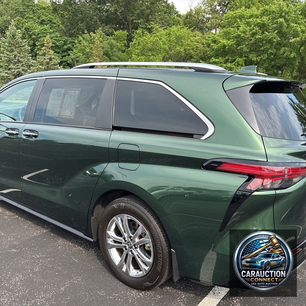 2023 Toyota Sienna Hybrid Platinum 5D Wagon 7 Pass AWD