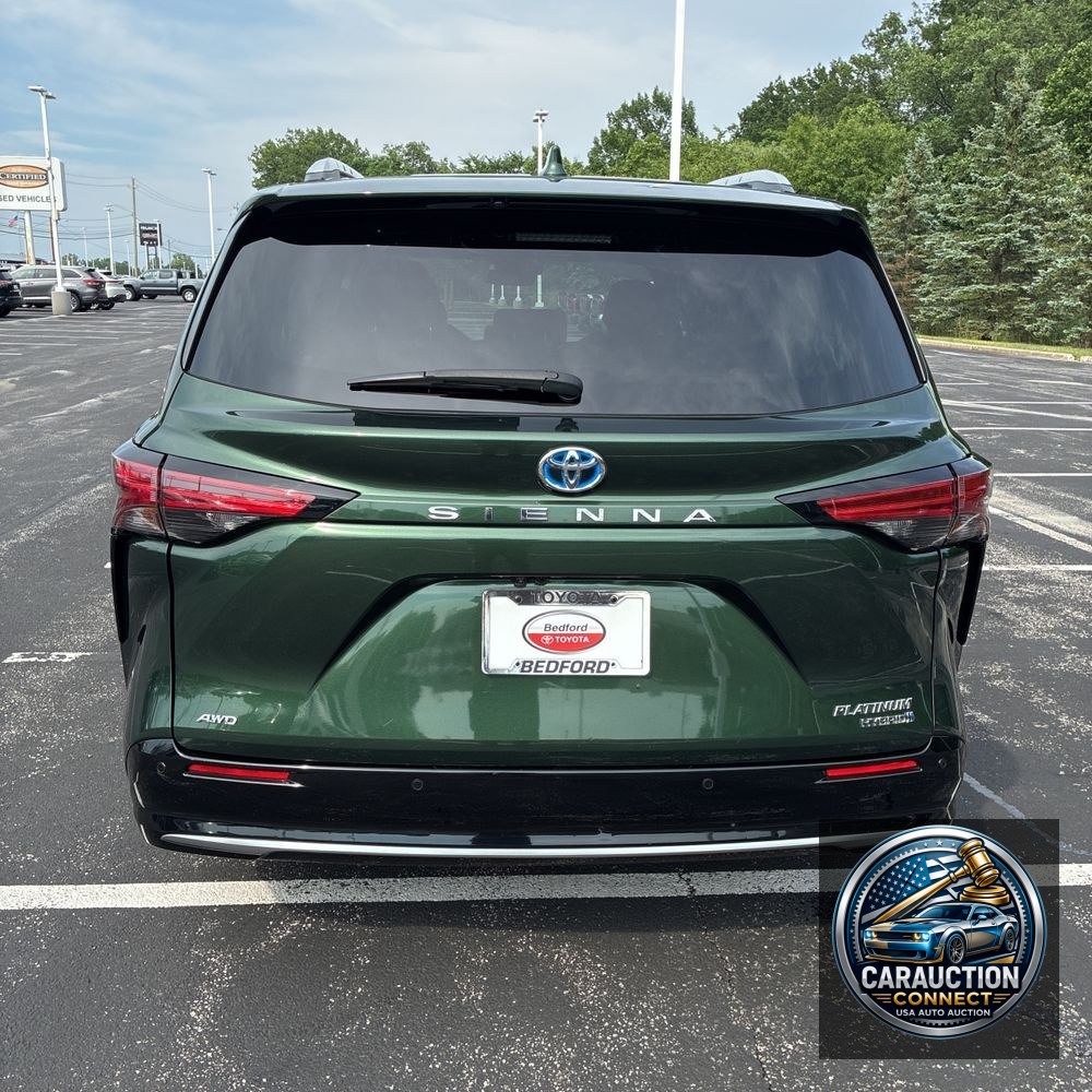 2023 Toyota Sienna Hybrid Platinum 5D Wagon 7 Pass AWD