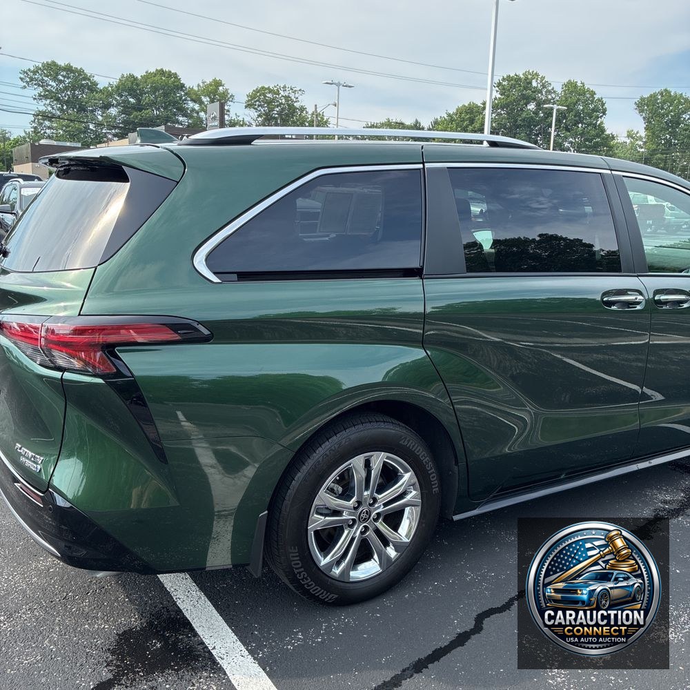 2023 Toyota Sienna Hybrid Platinum 5D Wagon 7 Pass AWD