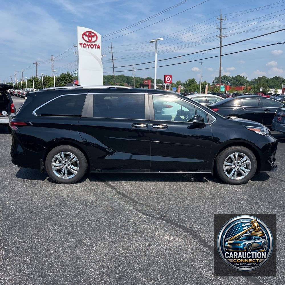 2023 Toyota Sienna Platinum 7-Passenger