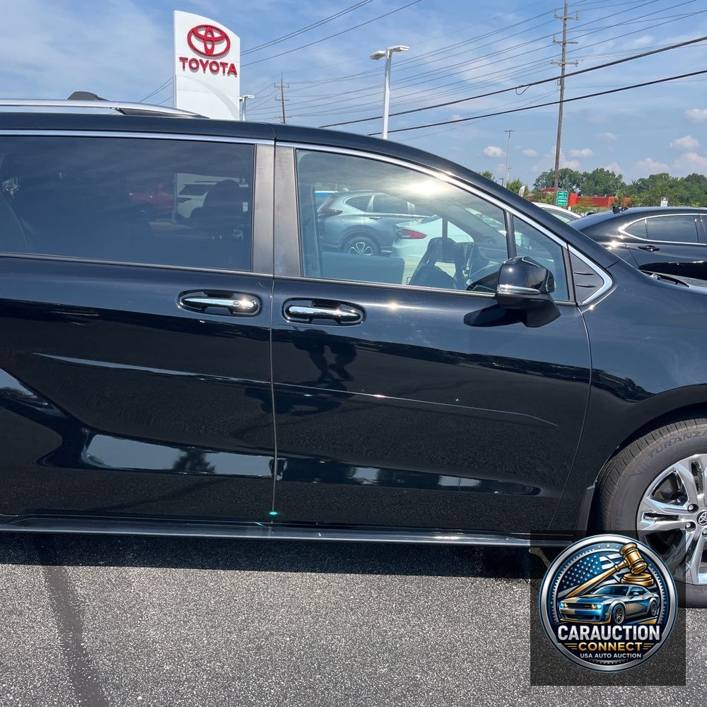 2023 Toyota Sienna Platinum 7-Passenger