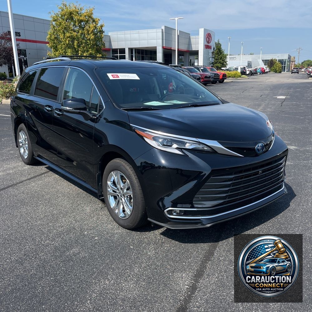 2023 Toyota Sienna Platinum 7-Passenger
