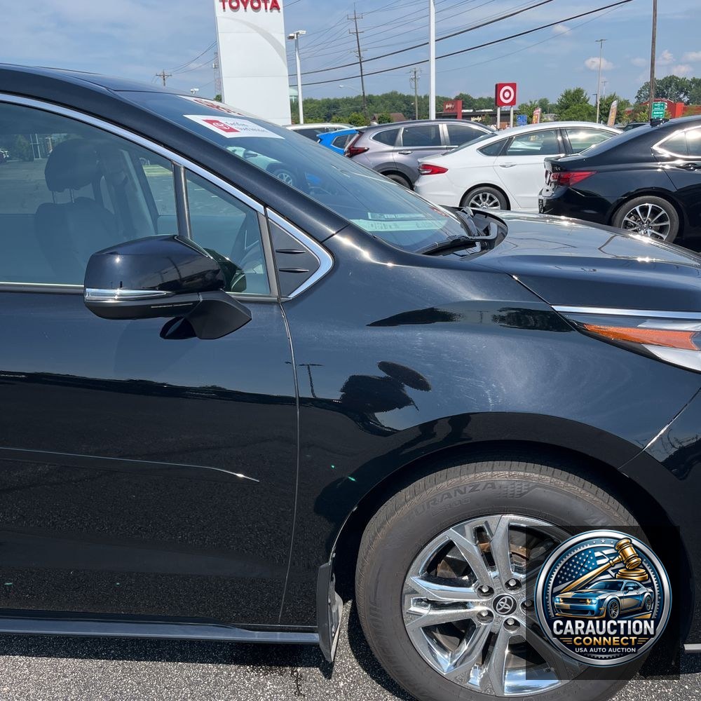 2023 Toyota Sienna Platinum 7-Passenger