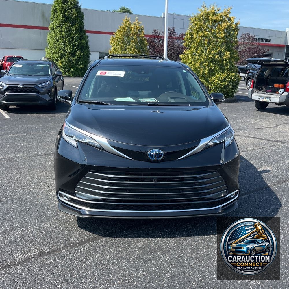 2023 Toyota Sienna Platinum 7-Passenger