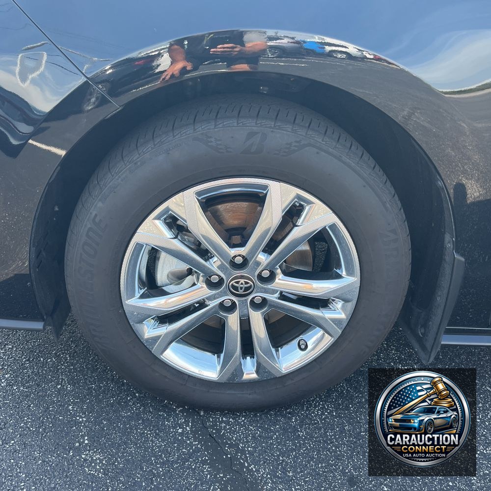 2023 Toyota Sienna Platinum 7-Passenger
