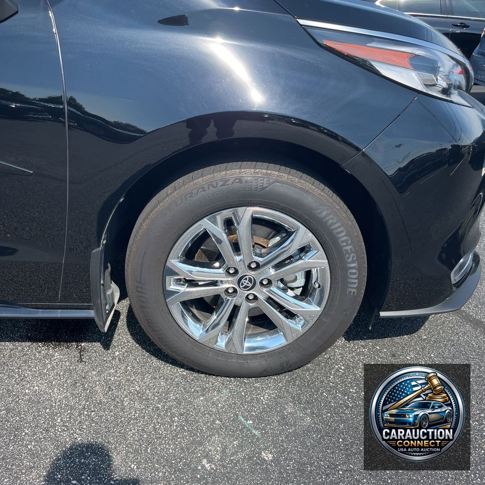 2023 Toyota Sienna Platinum 7-Passenger