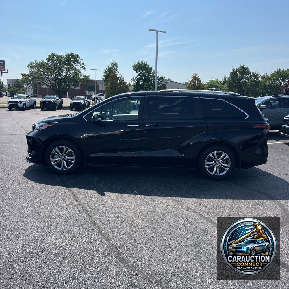 2023 Toyota Sienna Platinum 7-Passenger