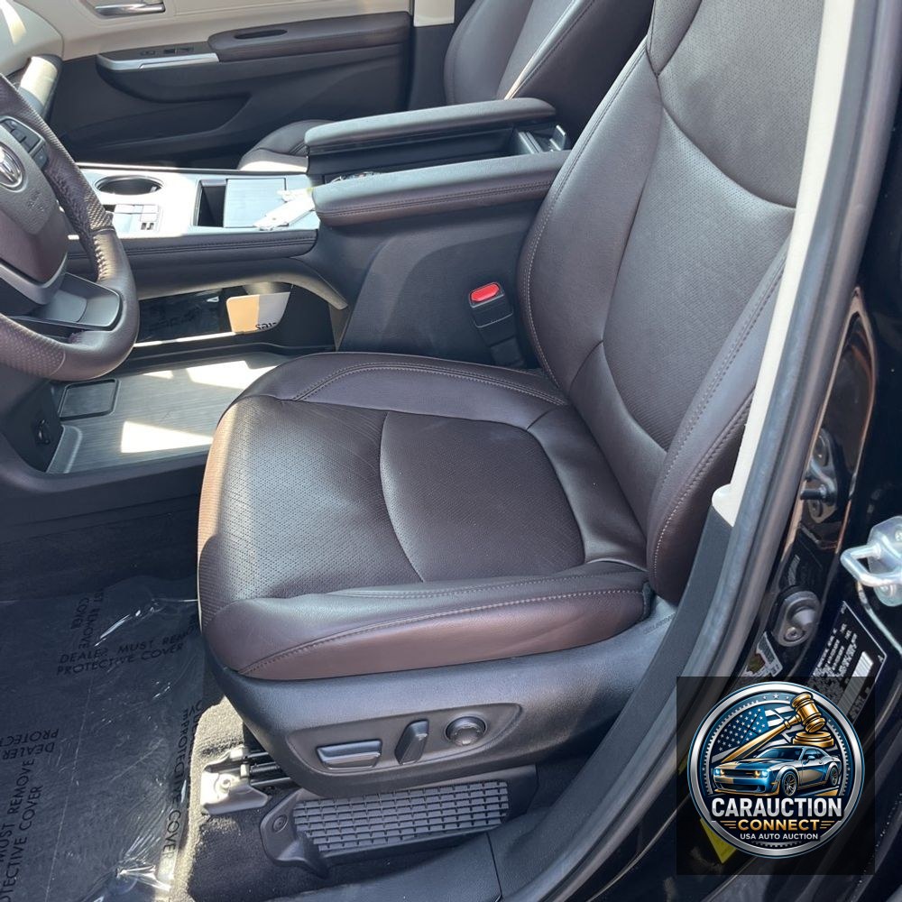 2023 Toyota Sienna Platinum 7-Passenger