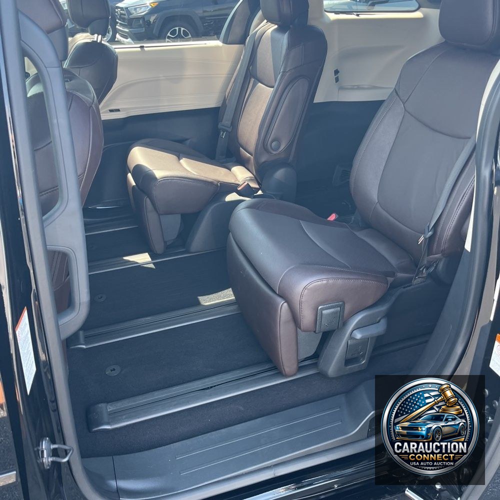 2023 Toyota Sienna Platinum 7-Passenger