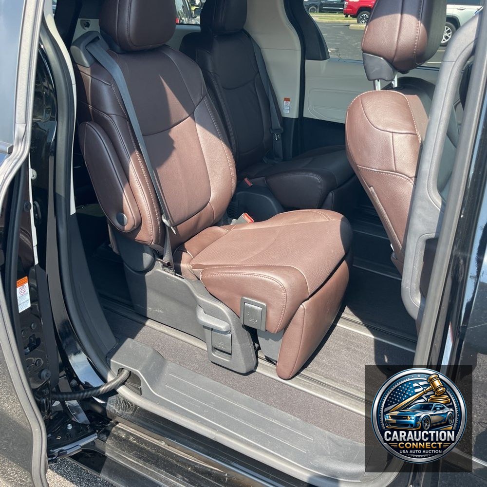 2023 Toyota Sienna Platinum 7-Passenger