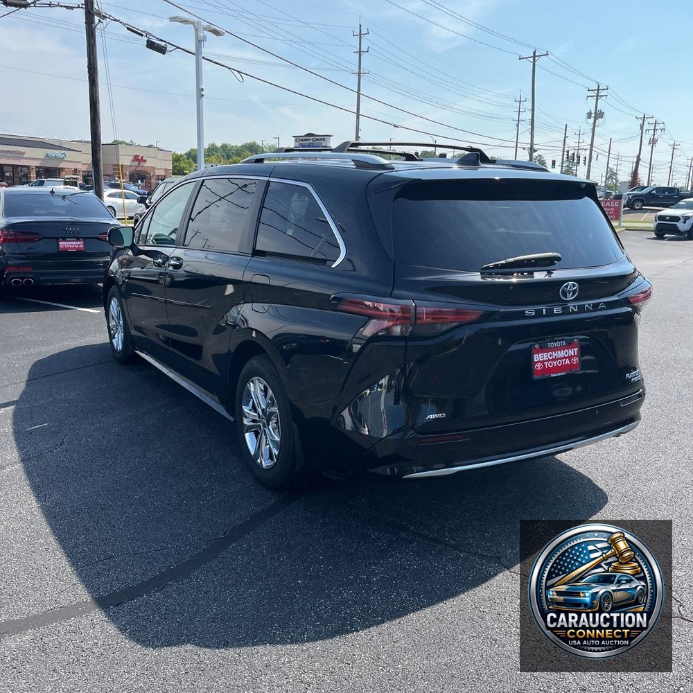 2023 Toyota Sienna Platinum 7-Passenger