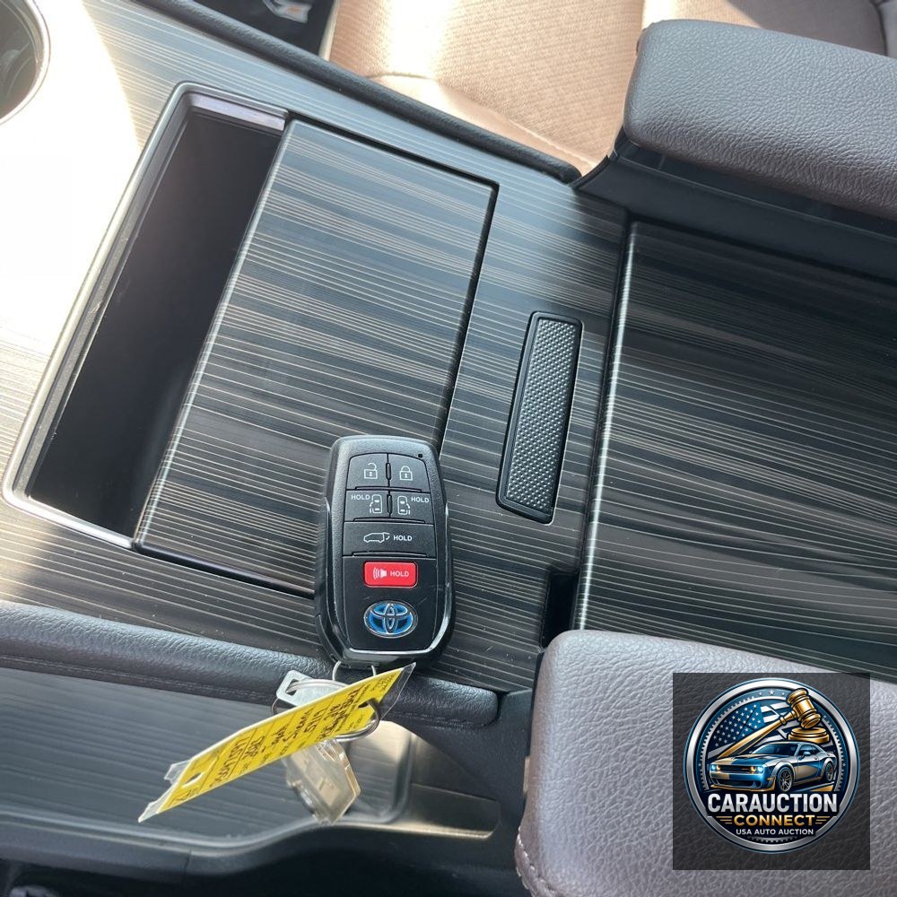 2023 Toyota Sienna Platinum 7-Passenger