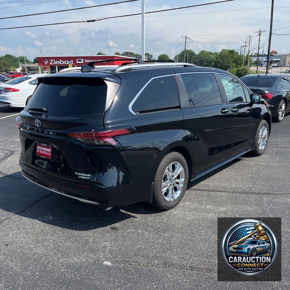 2023 Toyota Sienna Platinum 7-Passenger