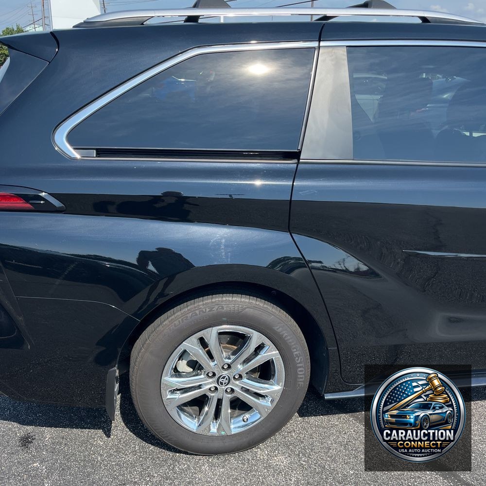 2023 Toyota Sienna Platinum 7-Passenger