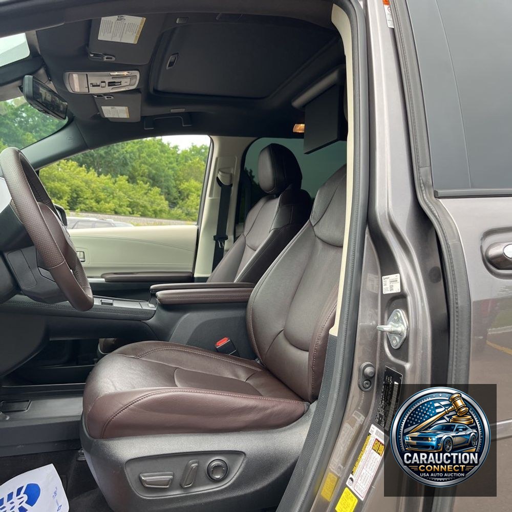 2024 Toyota Sienna Platinum 7-Passenger