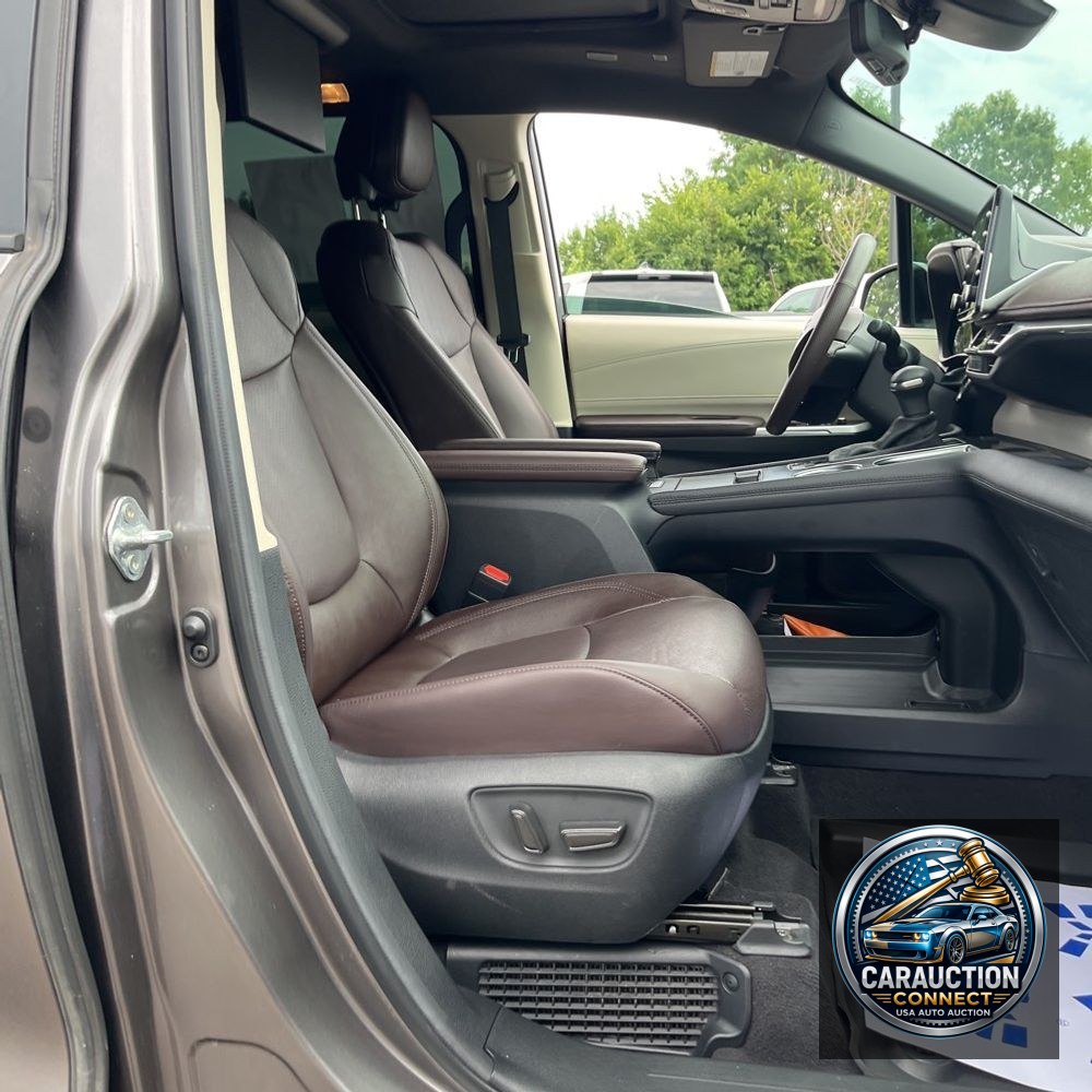 2024 Toyota Sienna Platinum 7-Passenger