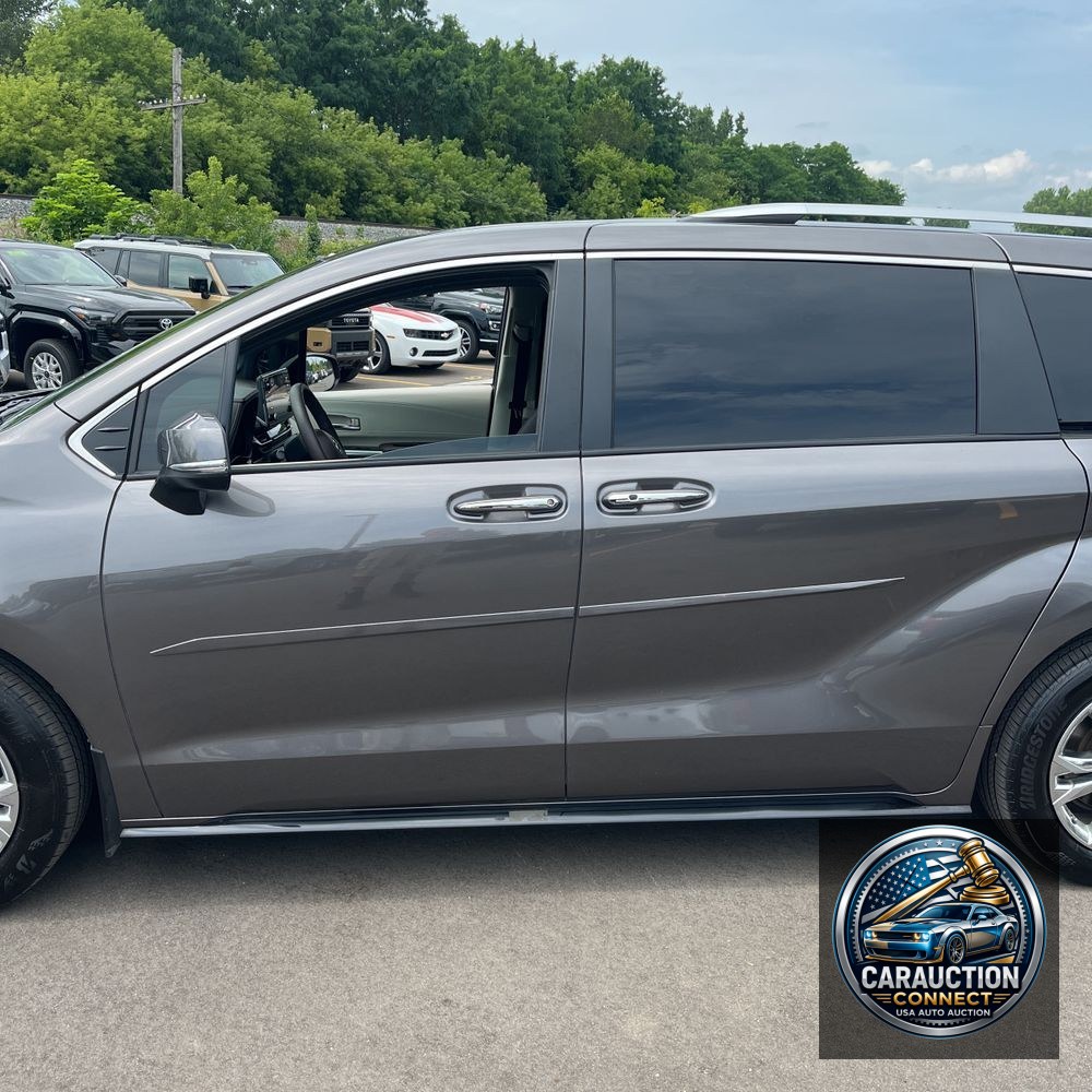 2024 Toyota Sienna Platinum 7-Passenger