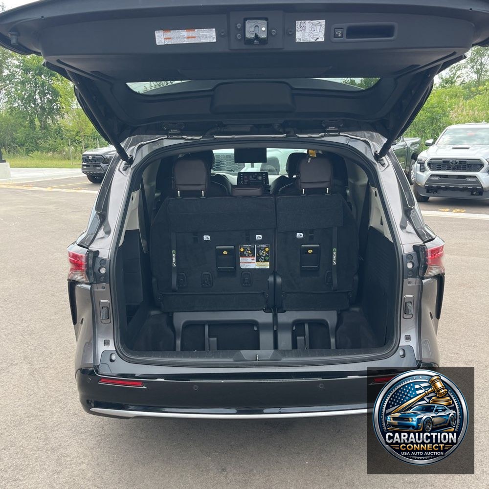 2024 Toyota Sienna Platinum 7-Passenger