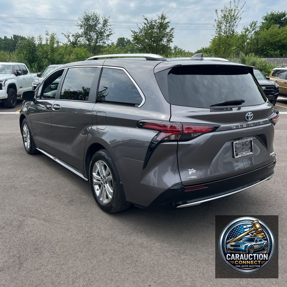 2024 Toyota Sienna Platinum 7-Passenger