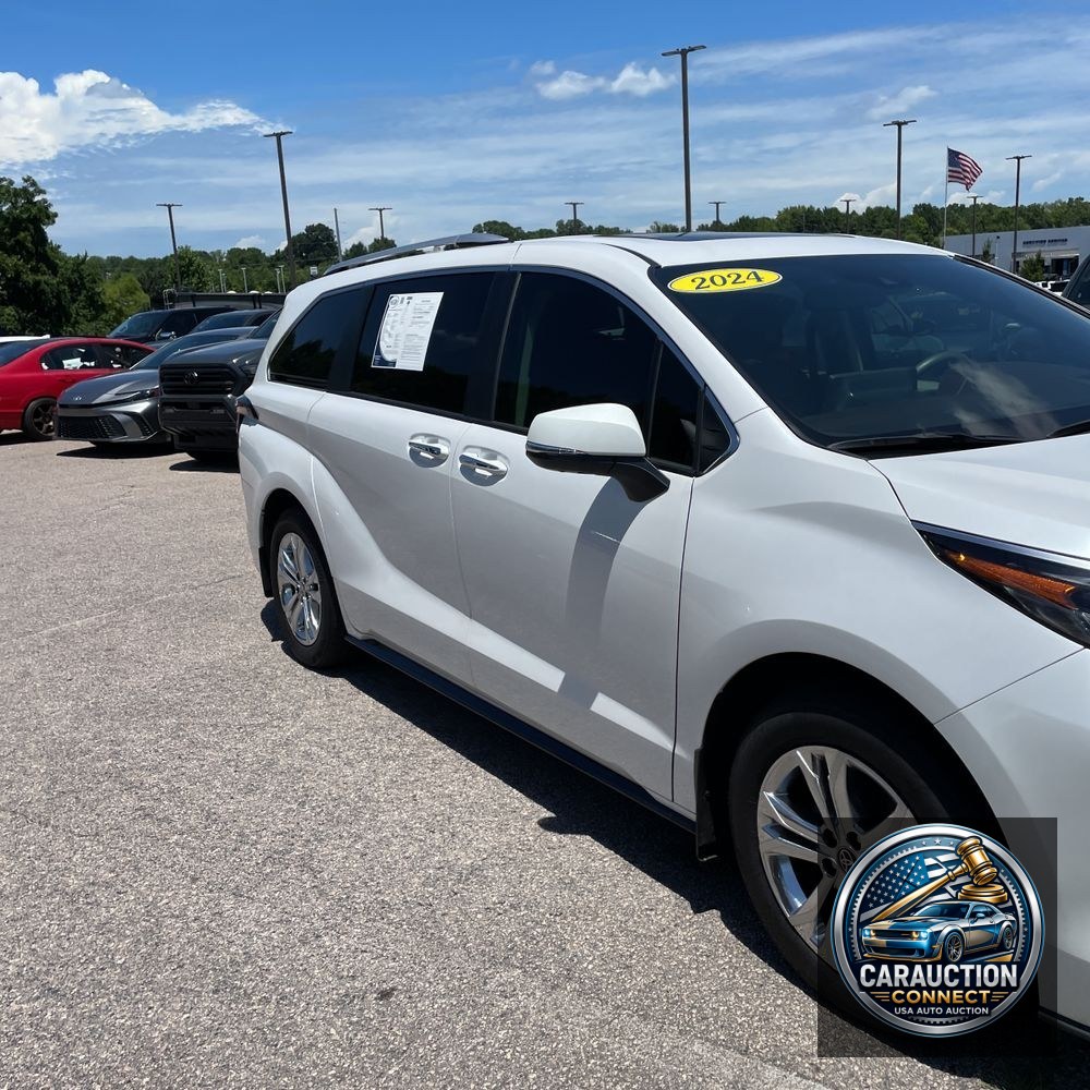 2024 Toyota Sienna Platinum 7-Passenger