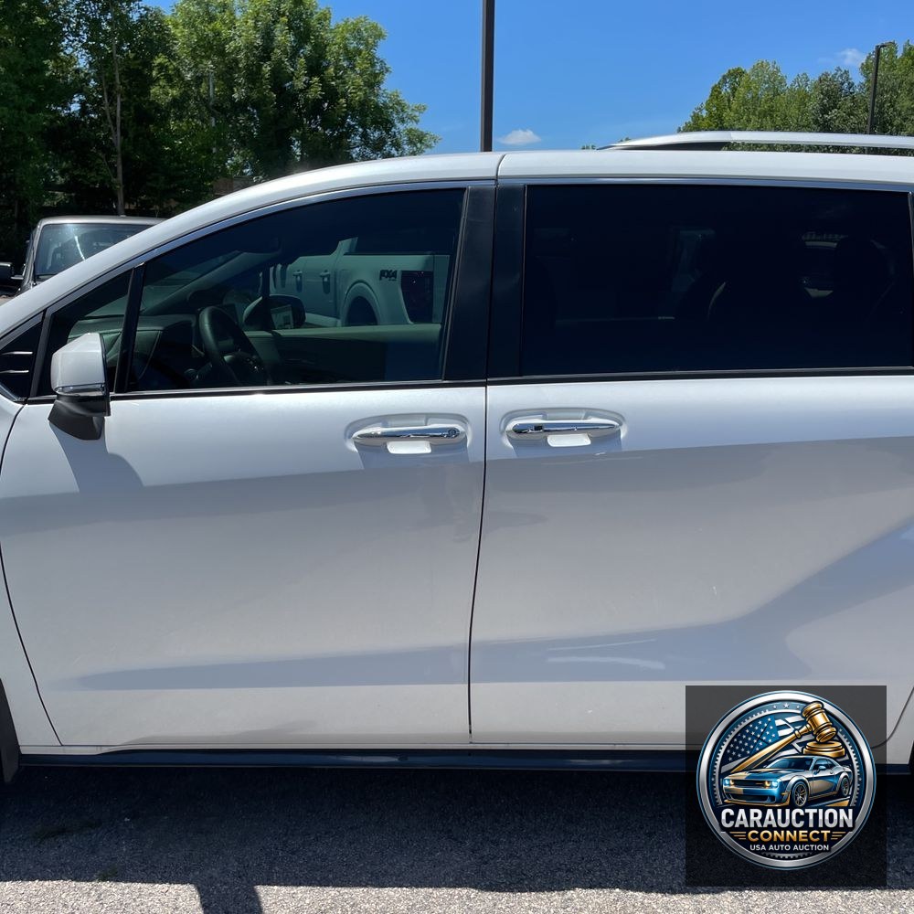 2024 Toyota Sienna Platinum 7-Passenger