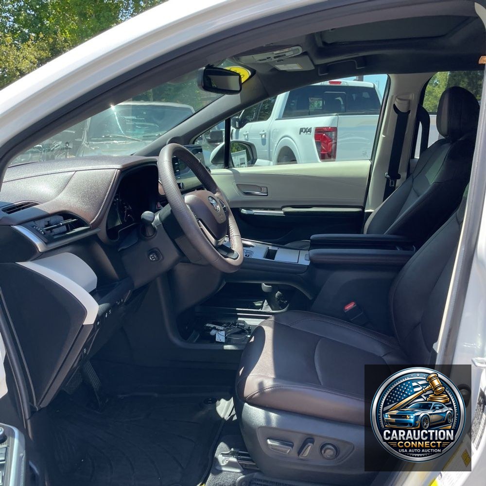 2024 Toyota Sienna Platinum 7-Passenger