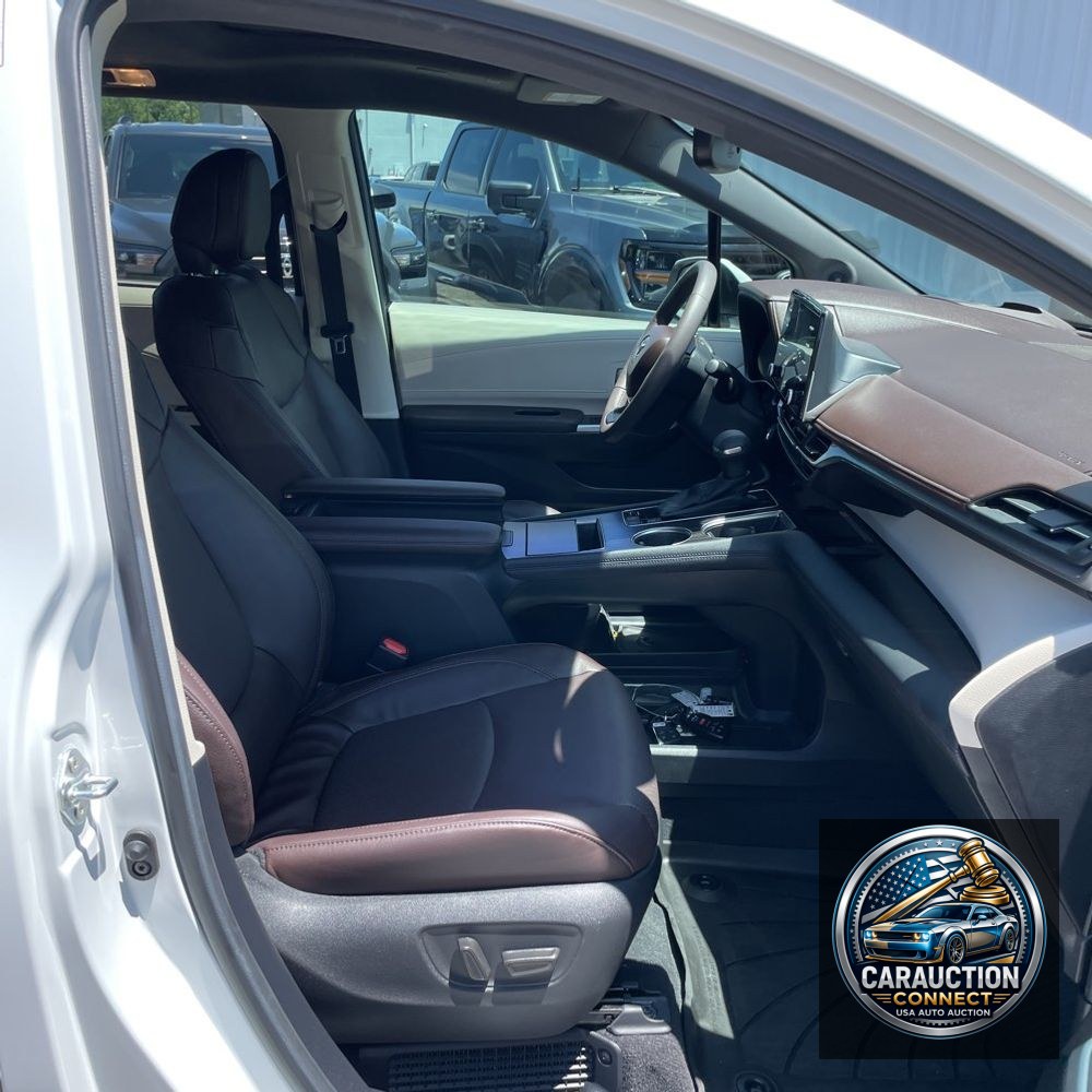 2024 Toyota Sienna Platinum 7-Passenger