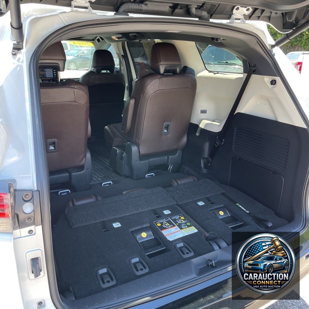 2024 Toyota Sienna Platinum 7-Passenger