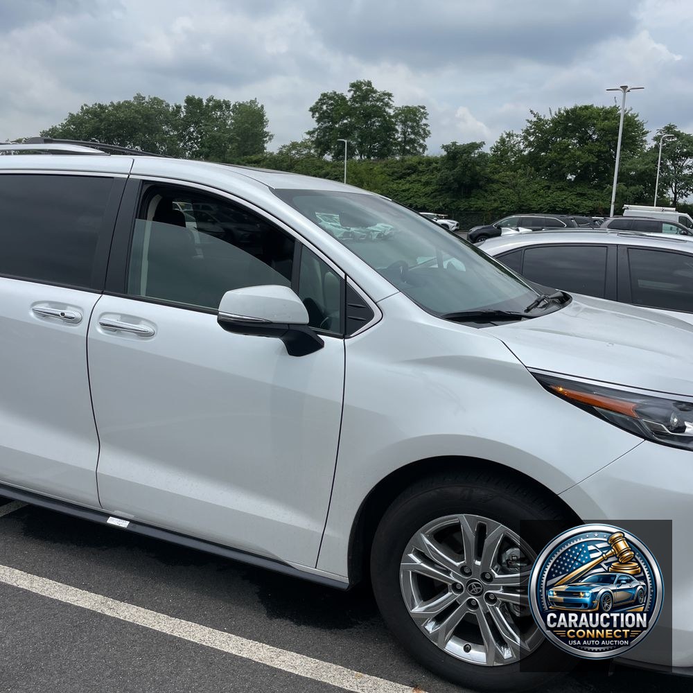2024 Toyota Sienna Platinum 7-Passenger