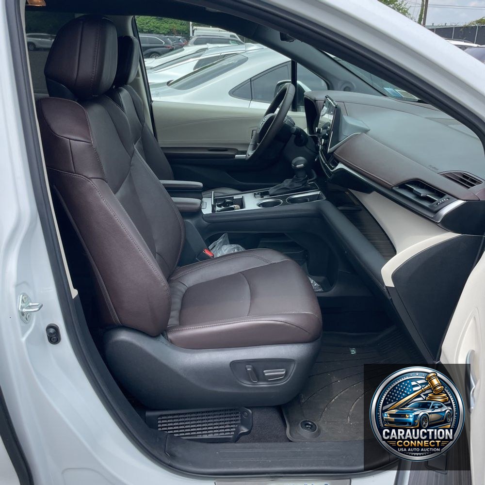 2024 Toyota Sienna Platinum 7-Passenger
