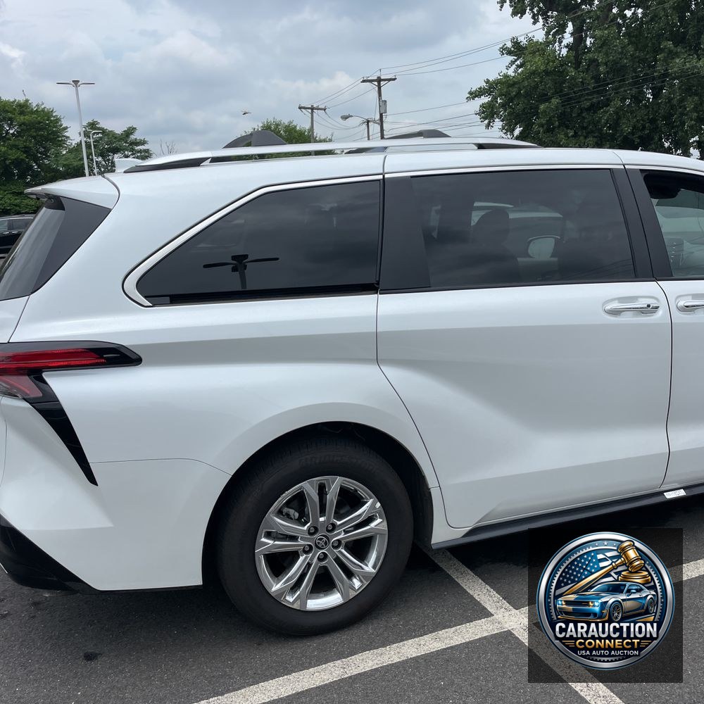 2024 Toyota Sienna Platinum 7-Passenger