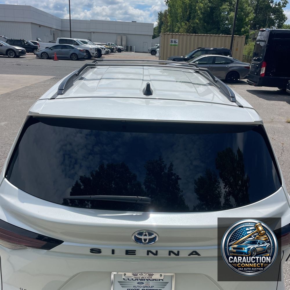2024 Toyota Sienna XLE 8-Passenger
