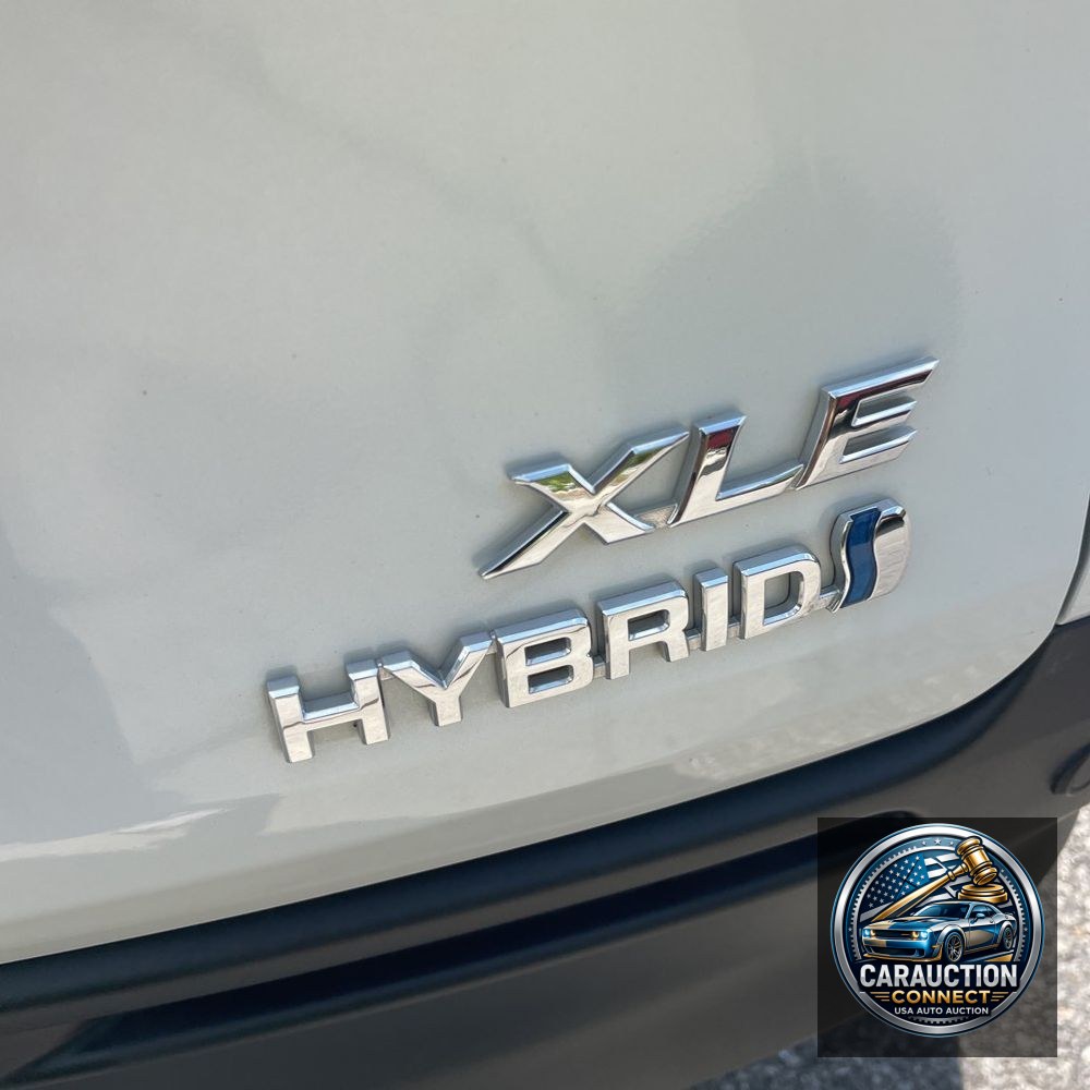 2024 Toyota Sienna XLE 8-Passenger