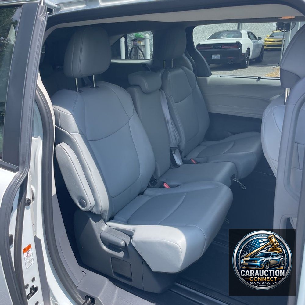 2024 Toyota Sienna XLE 8-Passenger