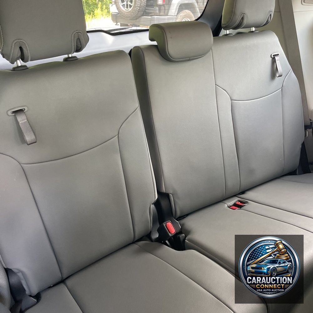 2024 Toyota Sienna XLE 8-Passenger