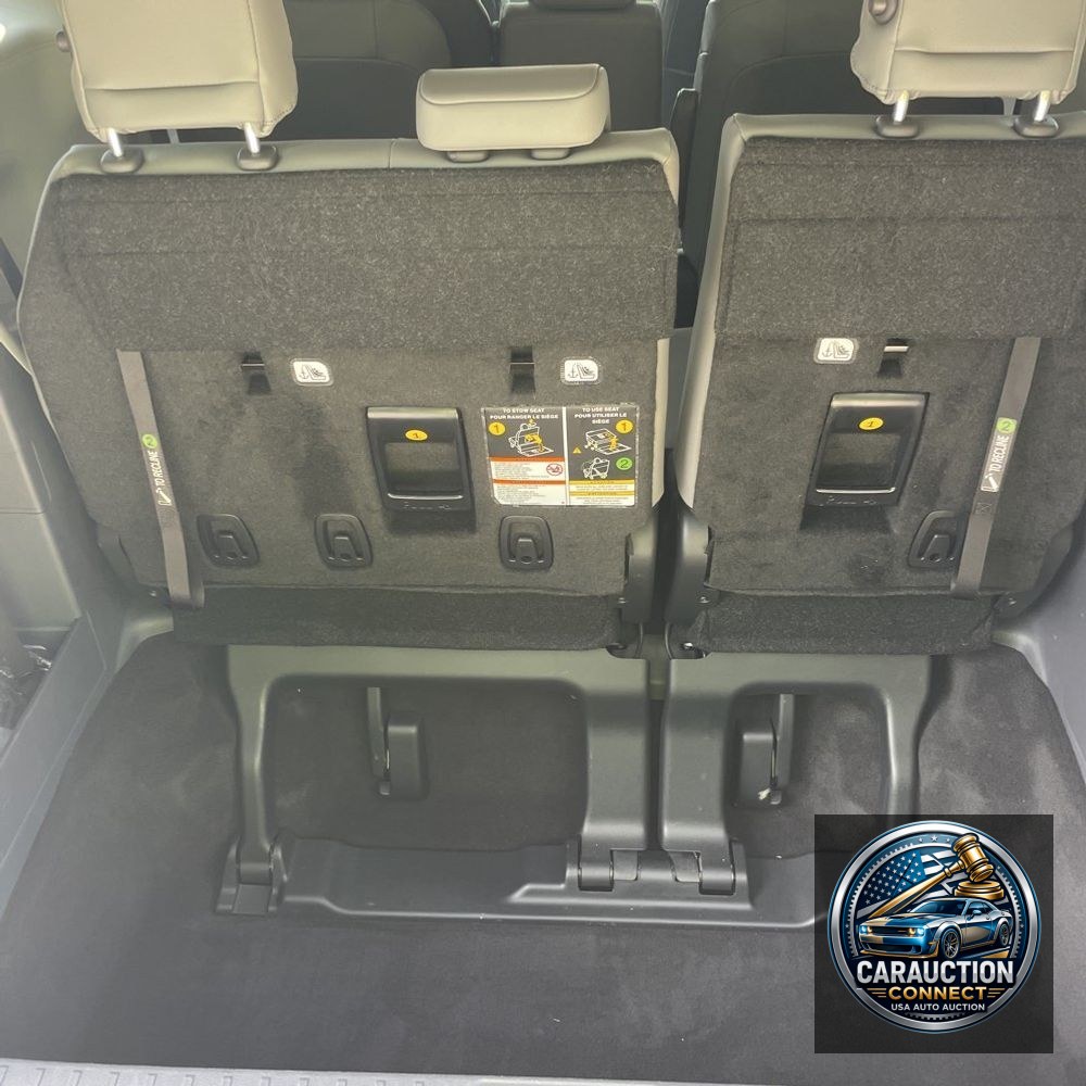2024 Toyota Sienna XLE 8-Passenger