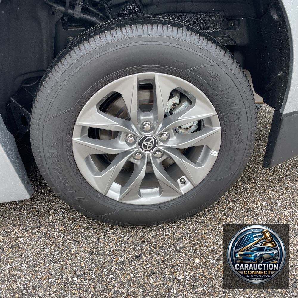 2024 Toyota Sienna XLE 8-Passenger