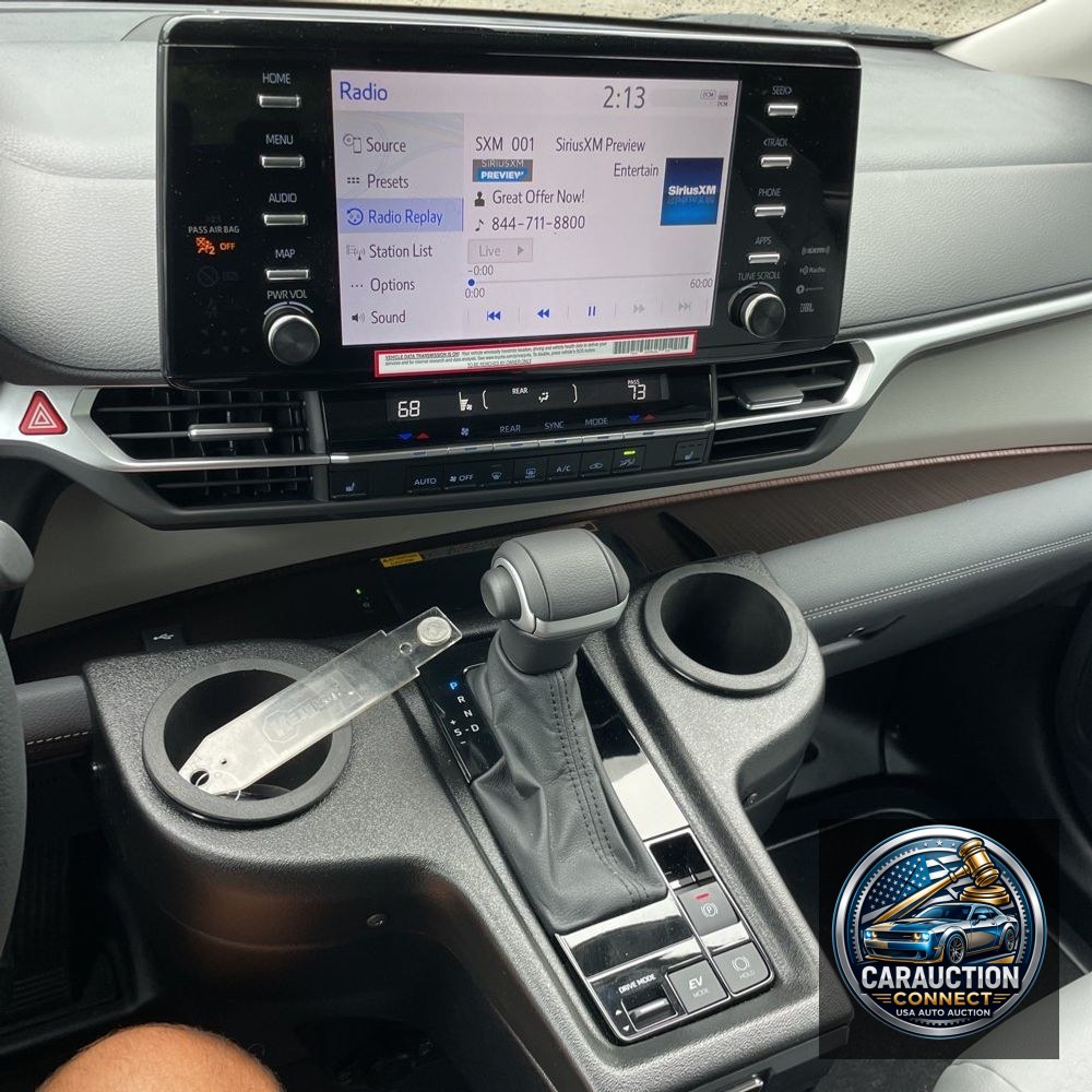 2024 Toyota Sienna XLE 8-Passenger