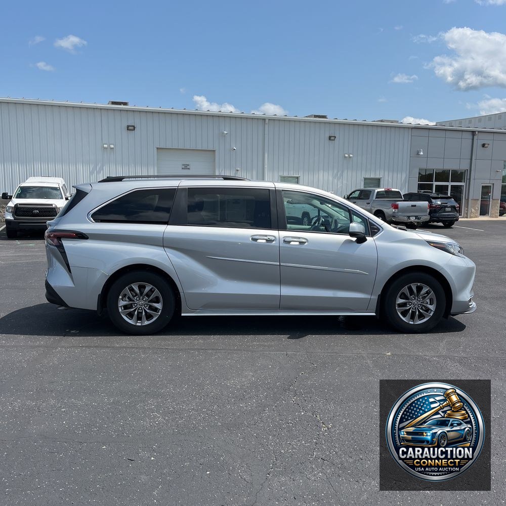 2023 Toyota Sienna XLE 7-Passenger