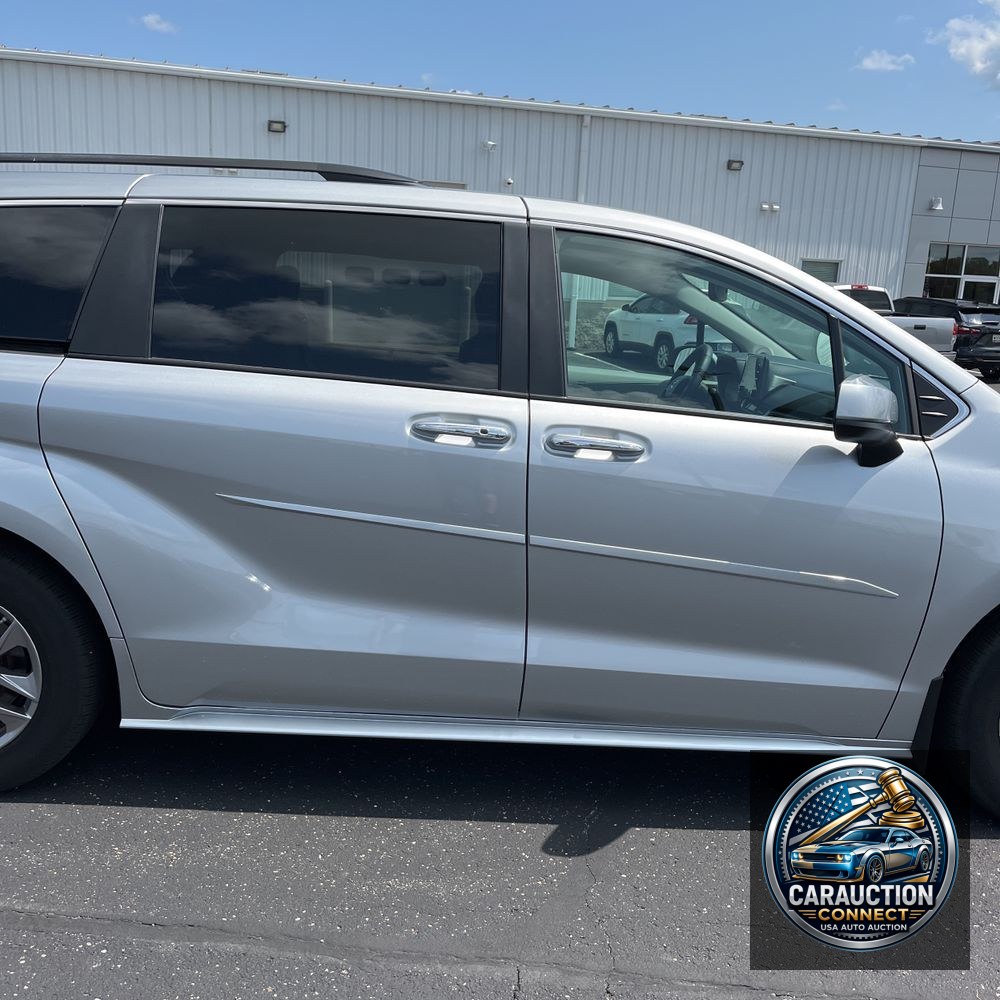2023 Toyota Sienna XLE 7-Passenger