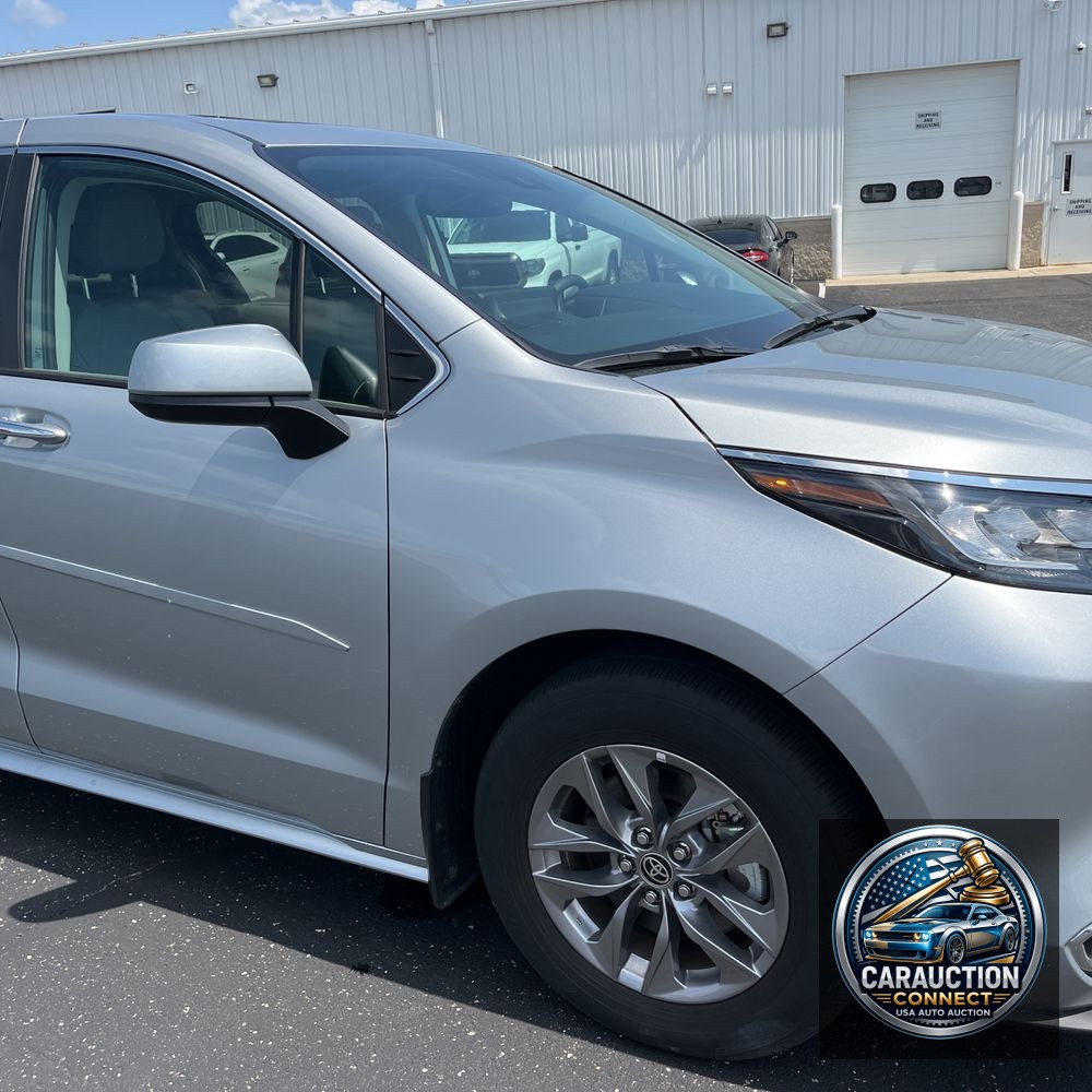 2023 Toyota Sienna XLE 7-Passenger