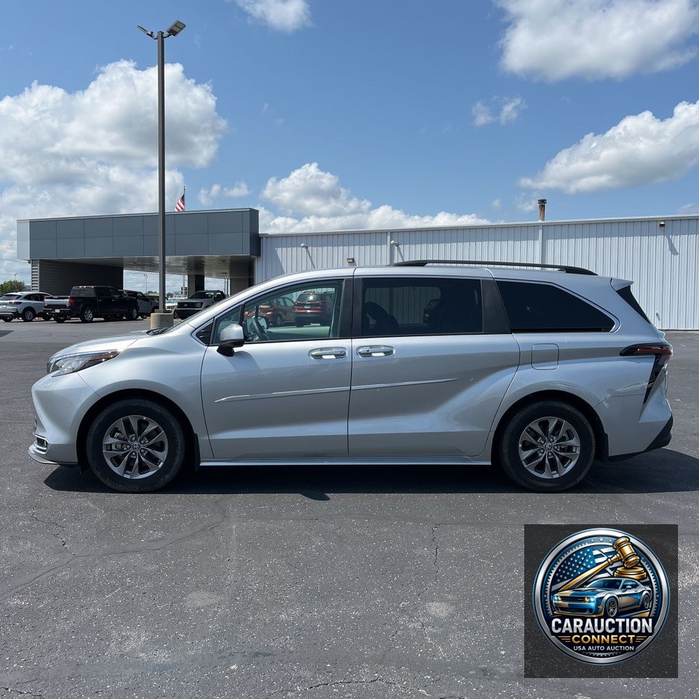 2023 Toyota Sienna XLE 7-Passenger